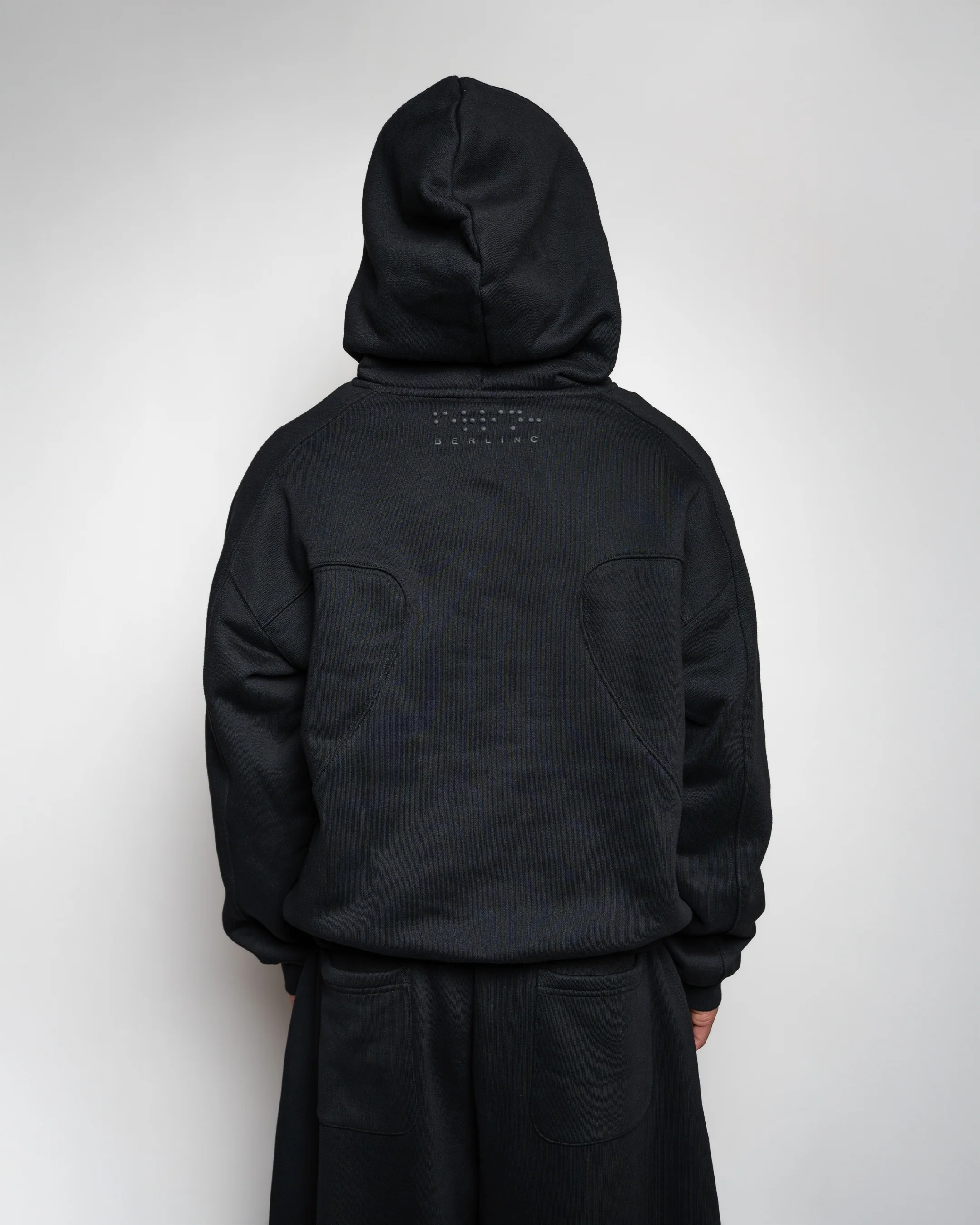 ESSENTIAL BLACK HOODIE - Image 6