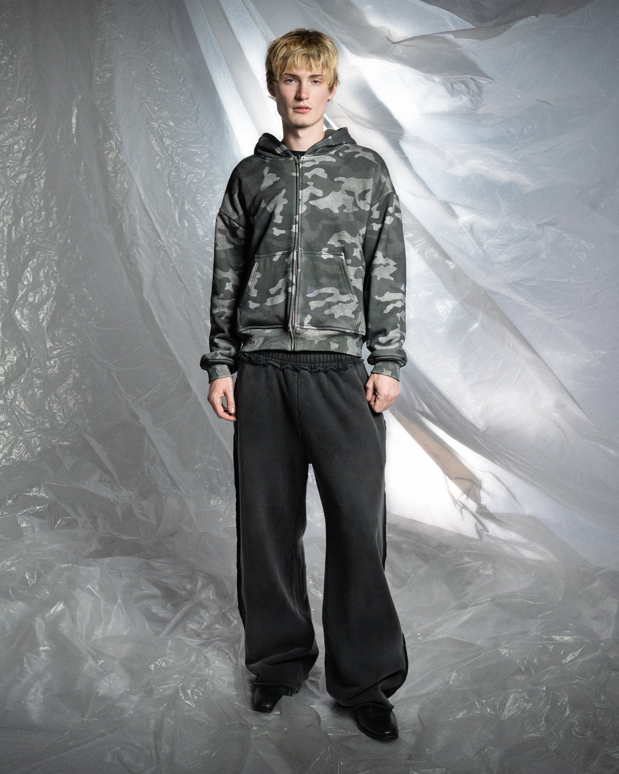 REVERSIBLE CAMO ZIP UP HOODIE - Image 3