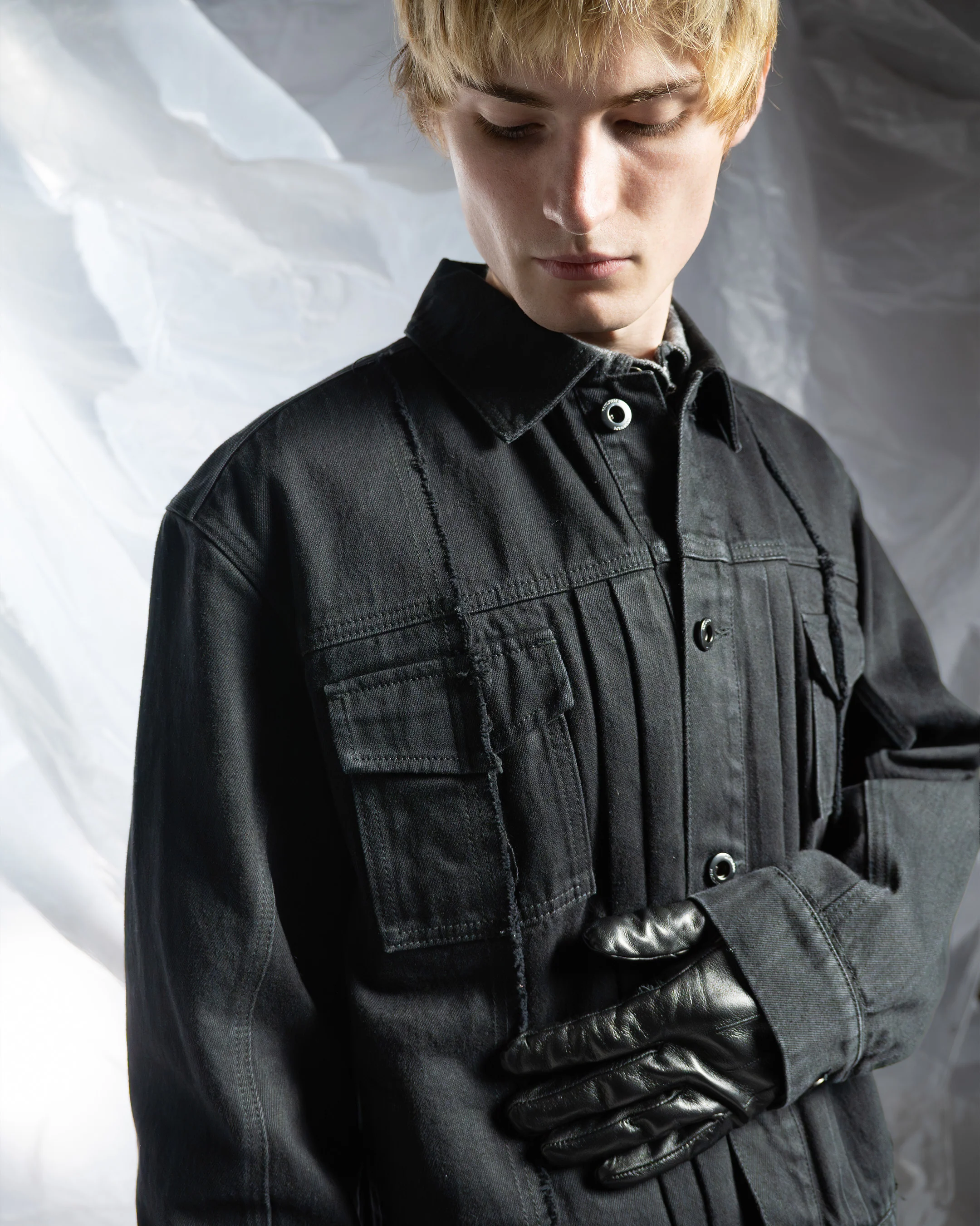 SPLIT BLACK DENIM JACKET - Image 4