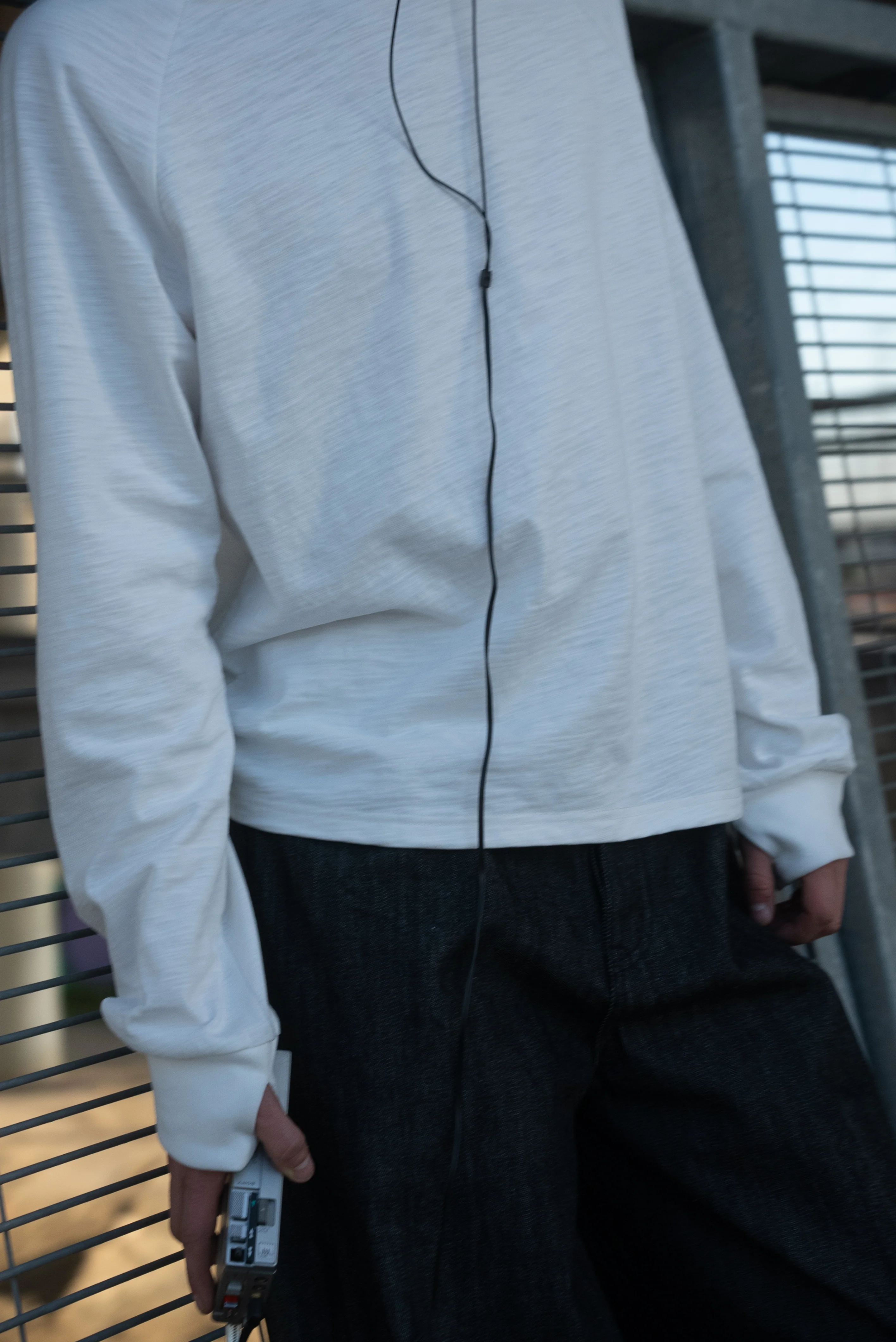 WHITE SLUB LONG SLEEVE SHIRT - Image 10